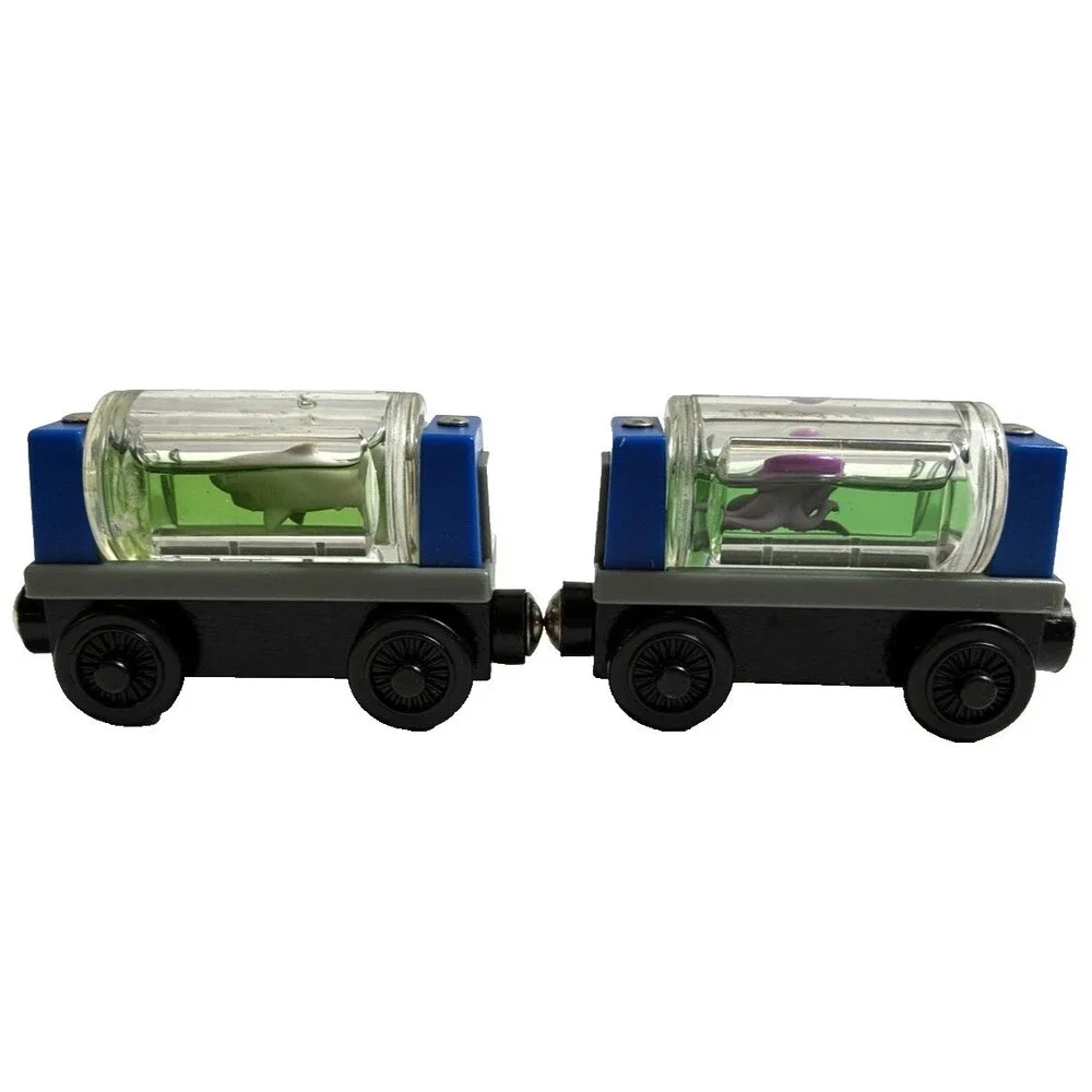 Thomas & Friends Wooden Railway Aquarium Cars Shark & Octopus 2003 Fish Tank Set